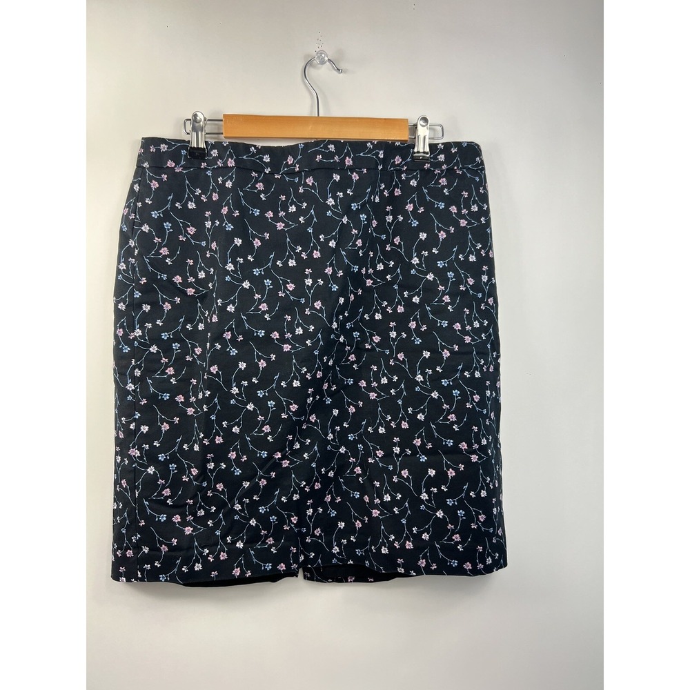 Liz Claiborne Pencil Skirt Women's Sz 14 Black Floral Back Zip & Kick Pleat